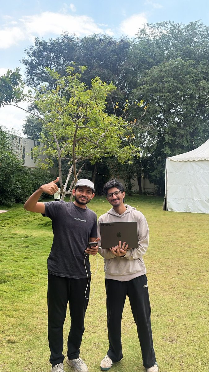 pettiboy_com's tweet photo. Hackathon after a long time 🥹 @SarvamAI https://t.co/7uyZzGR77z