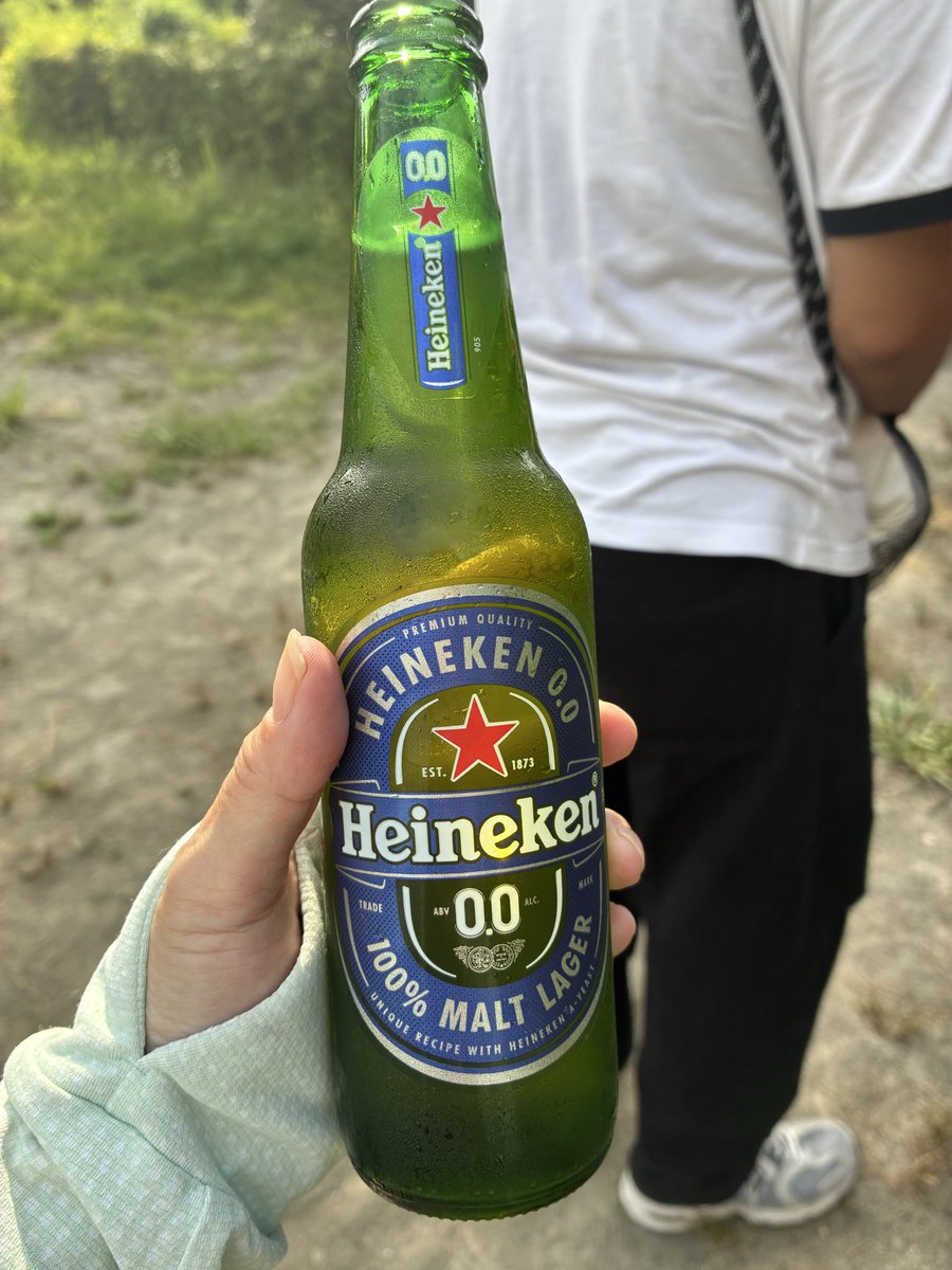 emilinko3's tweet photo. タコスフェス🌮
暑かった😓
結局持ち帰って家で食べた
ノンアルビール🍺
待ち時間に常温になった
でも飲み物あるだけマシ！！
青い生地のエビとアボカドのタコス食べたよ

次回はモリコロパークにて開催

#タコスフェス https://t.co/IsIeomxRIh