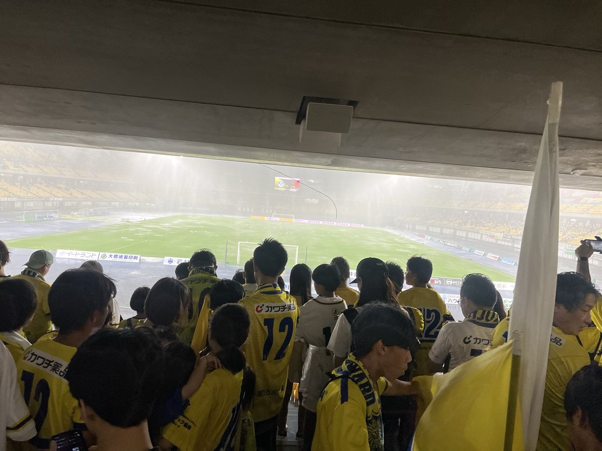 maronSy3104's tweet photo. 初めのサッカー観戦がお団子サッカー観戦になりそうで😭だいなき https://t.co/L24oire3Uw