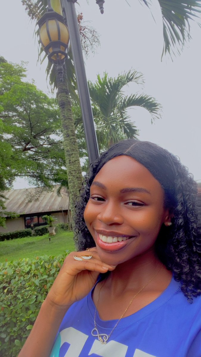 Temi_tems's tweet photo. Random selfie, yeah? https://t.co/Bq3TRHQrzX