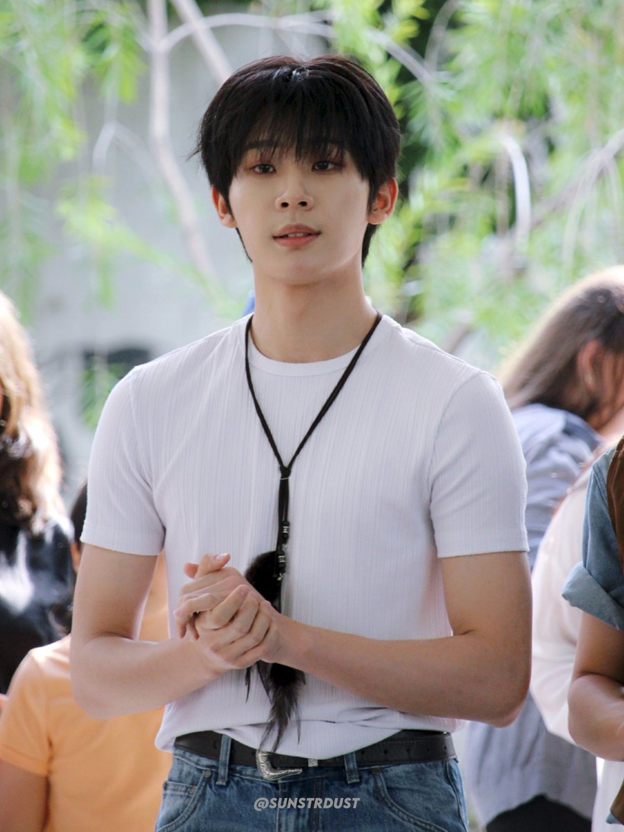 sunstrdust's tweet photo. 260808 NTX Mexico City Busking

#HOJUN #호준 #NTX https://t.co/ABGJkm3QOl
