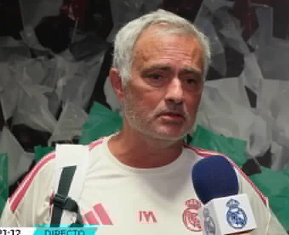 ActuFoot_'s tweet photo. José Mourinho 🇵🇹 n’a aucune pitié pour Bernardo Silva 🇵🇹… il l’affiche. 😭

🗣️ « C’est un joueur très important, formidable pour nous.

Mais le pauvre, quand il part en vacances, IL AIME DÉCONNECTÉ COMPLÈTEMENT, IL NE TRAVAILLE PAS… 

donc il est arrivé sur le plan physique BIEN EN-DESSOUS de ses standards habituels, il doit maintenant travailler dur. » 😁👀

🎙️ zone mixte via @theMadridZone