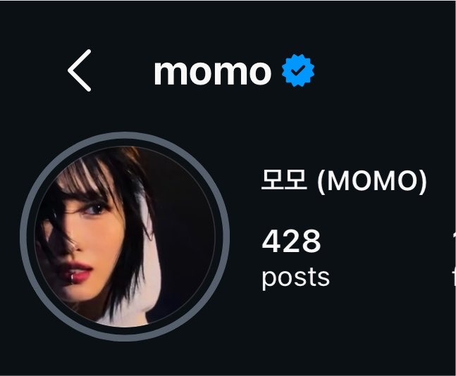 yuqiless's tweet photo. momo made deal with the devil or something because HOW https://t.co/1rxif3A742