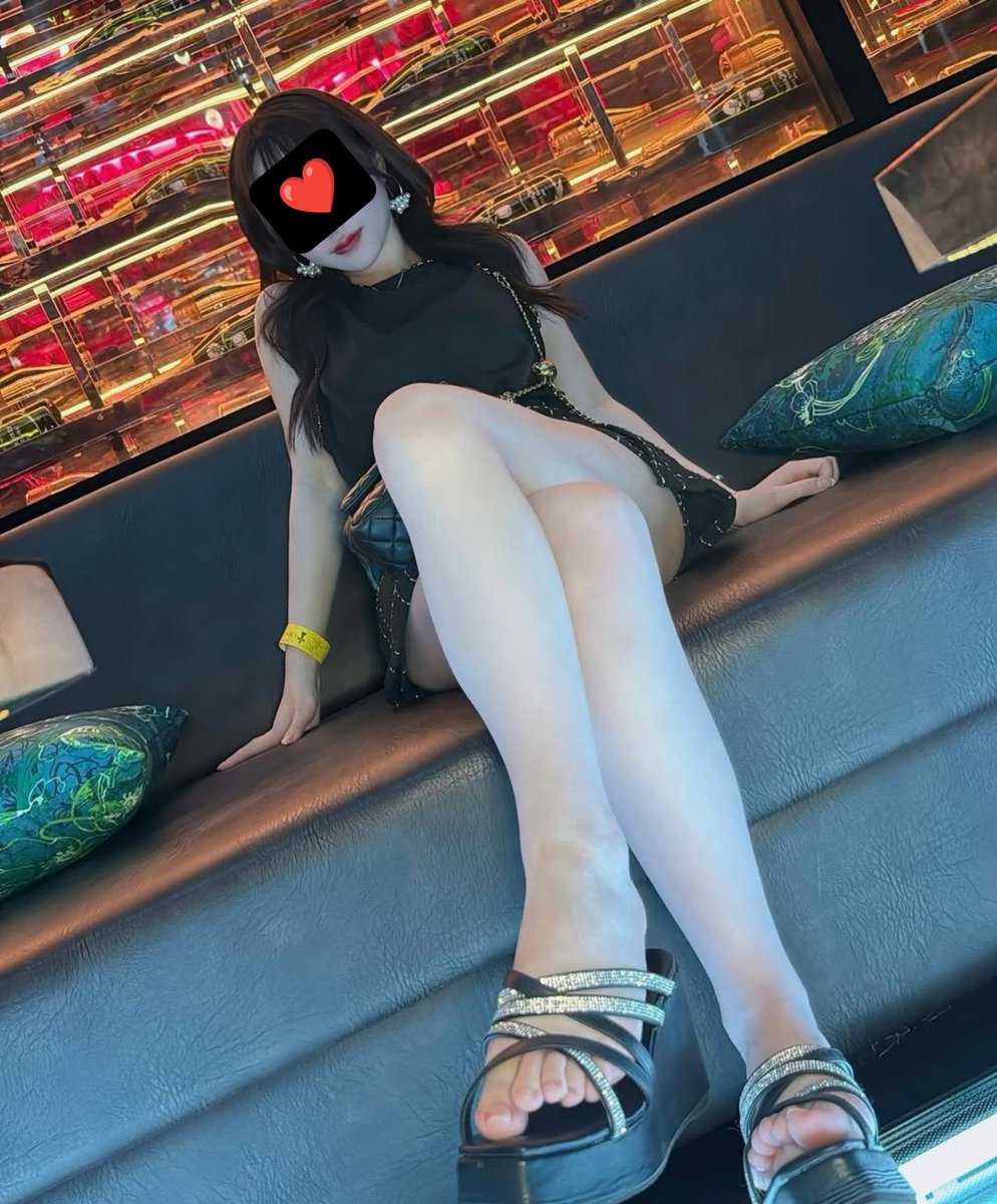 M0218998589911's tweet photo. ねぇみんな私の濡れやすい穴使いたい??
4Pしたいんだけどさしたい人いいねして
明日の15時くらいに確認してその時にいいねとRTしてる人の中から3人選ぶからチン凸もしといてね❤ 
#裏垢男子と繋がりたい  #ドM  #マゾ 
#裏垢女子  #調教  #おじさん好き  #4P
#女子大生好きと繋がりたい  #パイ凸 https://t.co/G5fEw9jZhl