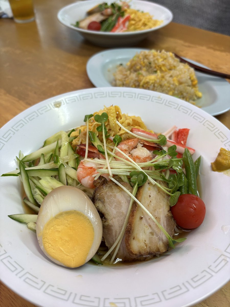 neconatsu5's tweet photo. 打合せの合間に淀川区の町中華(冷やし中華)と喫茶店(ジンジャーエール)。美味かった。
十三駅近くの淀川の河川敷に屋台バル？なんかエリアがオープンしたらしい。 https://t.co/CP9gVjeMGH