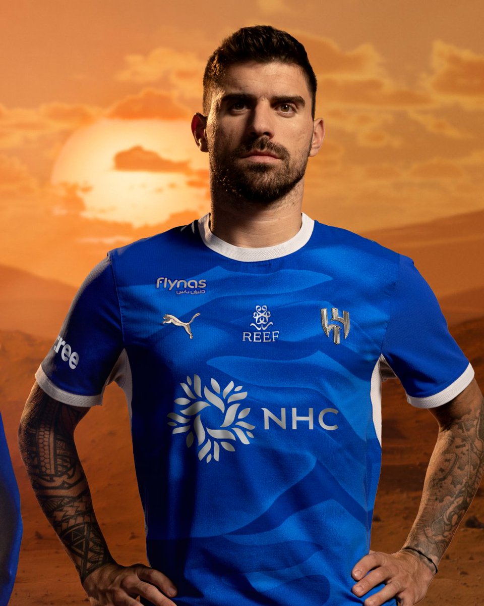 Alhilal_FC's tweet photo. القمر شاهد.. والهلال هو الحكاية 🌙🤍

 احصل عليه من متجر الهلال الإلكتروني الرسمي: 🔹 توصيل سريع 🔹 استرجاع سهل ومجاني