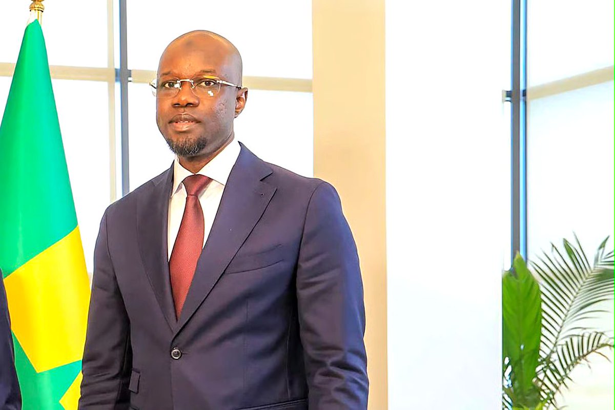 MadiambalD's tweet photo. Je le défie sans cesse! Sonko n'ose publier sa déclaration de patrimoine et pour cause! En 2024, il déclarait zéro patrimoine. Après 2 ans de Primature, il déclare 4 millions 300 mille francs. Le nouvel OFNAC détournera t-il le regard sur cette évidente fausse déclaration? https://t.co/LM0OHtClgt