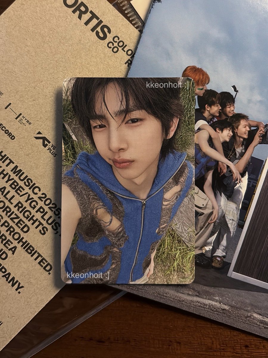 kkeonhoit's tweet photo. ok album pertama ku menjadi coer adalah wv ini DAN PULLS JUHOON🫪🫣😆🤤✌🏻 https://t.co/WJtM5ISPWS