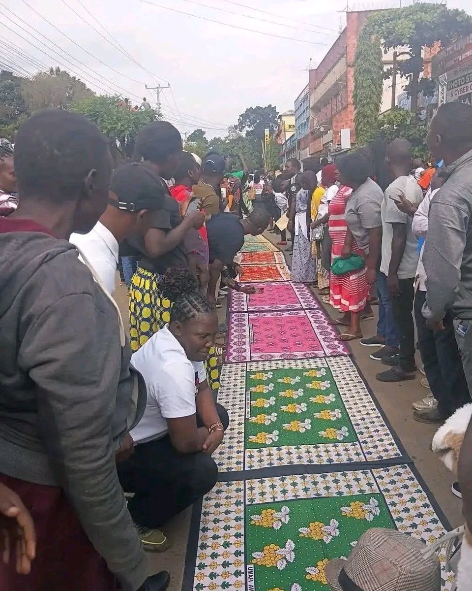 Ruto_tutam2027's tweet photo. Personally, I find this deeply disturbing and disrespectful.

Last time, Rigathi disrespected Kenyan women. Today, we are witnessing another troubling display by Sifuna.

Women in Kakamega laying their lesos on the road for a politician to walk over is not something I celebrate. It is humiliating, degrading and completely unnecessary.

KENYAN WOMEN DESERVE DIGNITY, RESPECT AND HONOUR.  NOT POLITICAL THEATRE THAT REDUCES THEIR WORTH TO A SYMBOL OF SUBMISSION.

We must call out disrespect, regardless of who does it.
