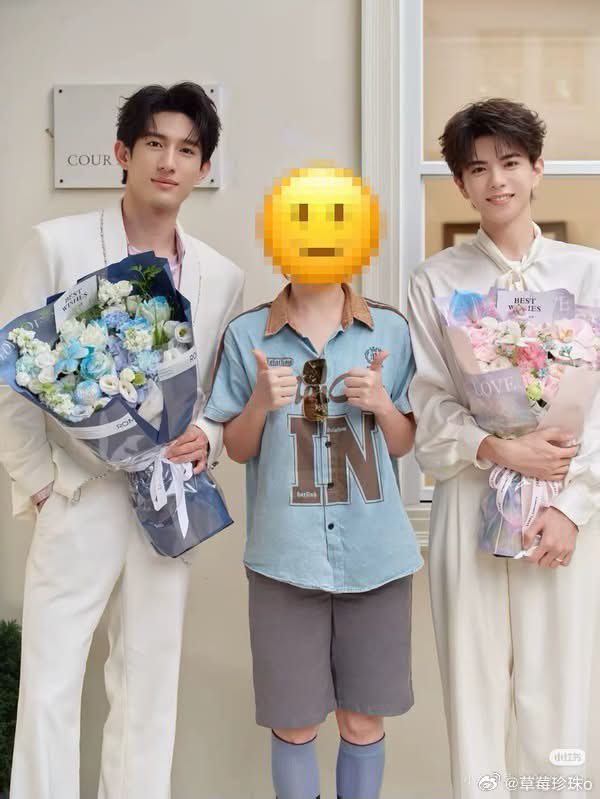 hannawithanh_'s tweet photo. HELLO!?????? IS THIS THEIR NEW COLLAB?????

#政瞳 #aylio https://t.co/7rJ4FiVgue