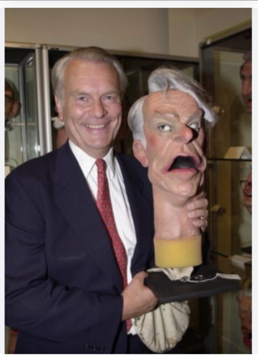 DeniseFirman's tweet photo. @Tranquilbez @JAHeale It’s Dr David Owen. https://t.co/ZYMcygLxDw