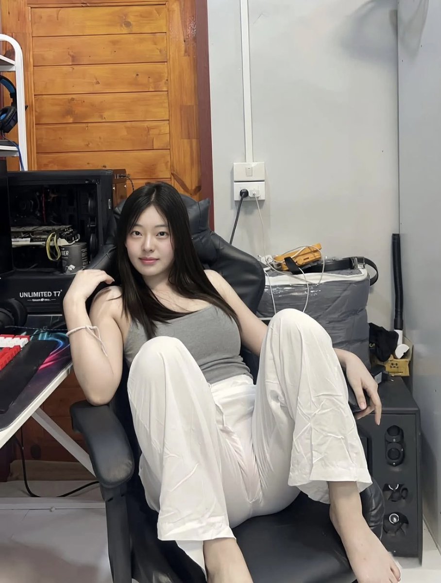 qoo760630's tweet photo. 热瓜 热瓜  第1届 🔥         

分享你最近所听到比较炸裂的瓜～        

看看谁遇见的最炸裂！！！ https://t.co/3xqXKbHNuR