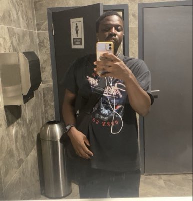 Leburkinbila's tweet photo. #NouvellePhotoDeProfil https://t.co/jY7FoVFMpy