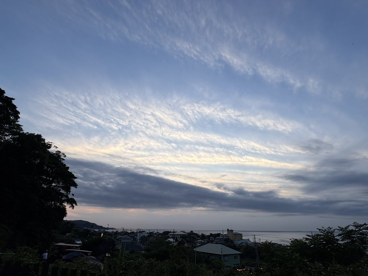 MiyamuraSo's tweet photo. 夕陽と蝉時雨と共にソロキャンプ

夏って最高ですね
夏と冬みなさんはどっちが好きですか
元々冬が好きでしたが今は断然夏

明日仕事なので早朝に家に帰りますが
今日は宵山と共に晩酌します https://t.co/DLqOHeMK2M