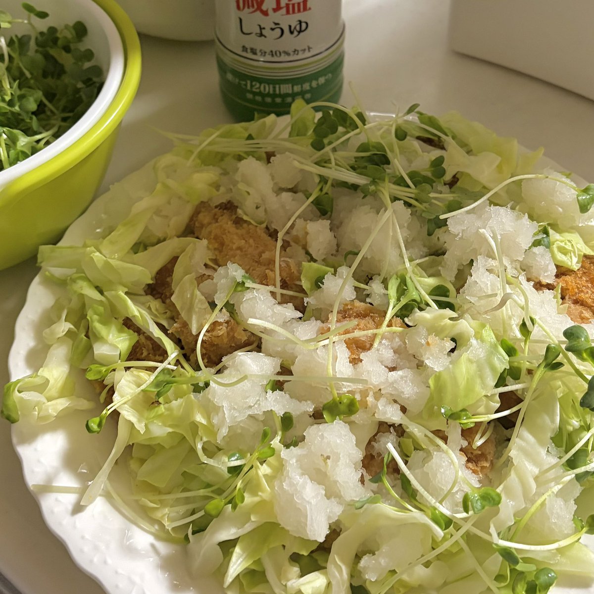 hitsuji2hane's tweet photo. まりさん晩ごはんのとんかつ、大根おろし大量できました🍚
 #smp765 https://t.co/KqqkOBXUEh