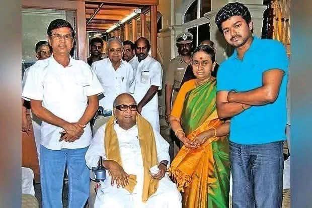 mmbavan's tweet photo. @Vasisubha1 பெரியம்மா நான் கொத்தூஸ் இல்லை. ஆனாலும் கொத்தூஸின் சூ..காலை நக்கி பிளக்ட்டிக்கேட் வித்து வளர்ந்து வந்தவன் உங்கள் தற்குறி. வாயை கிண்டாத பெரியம்மா இன்னும் வரும்.. https://t.co/zXx52HlLeU