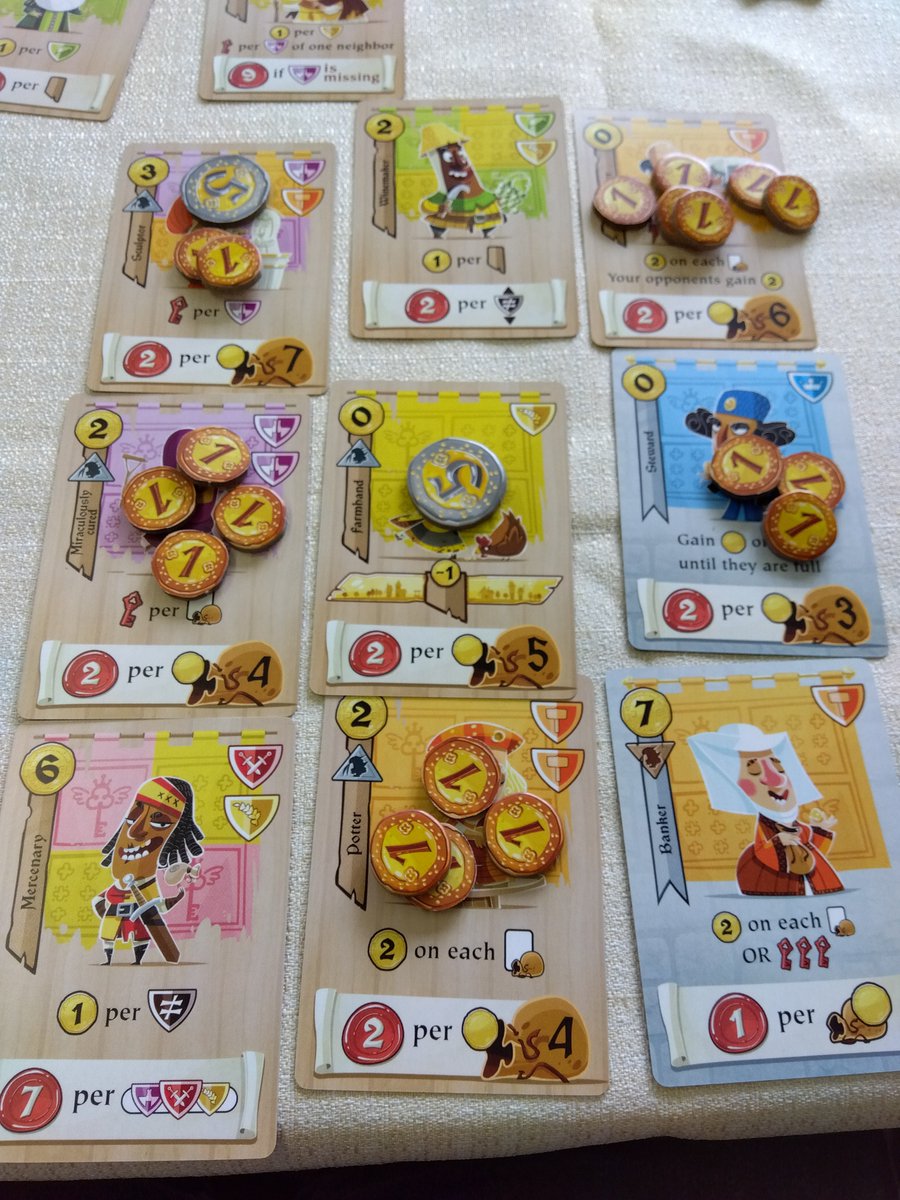Air_Revaderchi's tweet photo. 本日のボードゲーム会、家族での参加も多くありがとうございました。
クロンダイ���　うまく砂金を残せるかな？
ホットストリーク　盛りあがった、欲しい！
アンタークティカ　久しぶりに重めのゲーム、楽しかった。
キャッスルコンボ　作戦がうまくいって勝利！
次回は9月13日（日）です。 https://t.co/vqk9LSSJWw