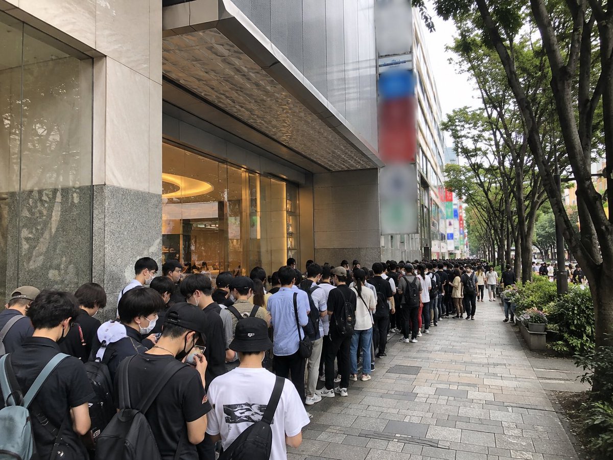 petinfome's tweet photo. 転売目的っぽい行列ができてるなら、
そこで在留資格の確認も一緒にやればいいんじゃない？？

意外といろいろ分かりそう。 https://t.co/wLvf5Rvpoa