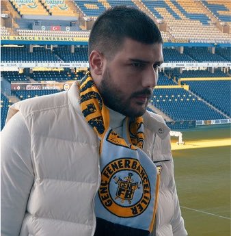 SaracogluSports's tweet photo. 🚨Cem Gölbaşı:

"Bu sezon fitne ve nifak tohumlarına geçit vermeyeceğiz. İte köpeğe inat şampiyon olacağız." https://t.co/mUtQmPlK9I