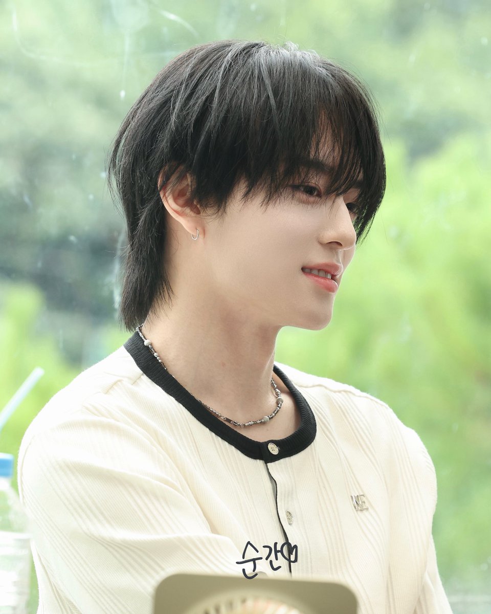 1S25lover's tweet photo. 30명 앞에서가 아니라 넷플릭스에서 얼굴자랑하는거 볼때까지 개따구해야겟다 https://t.co/kAOz8E9cT3