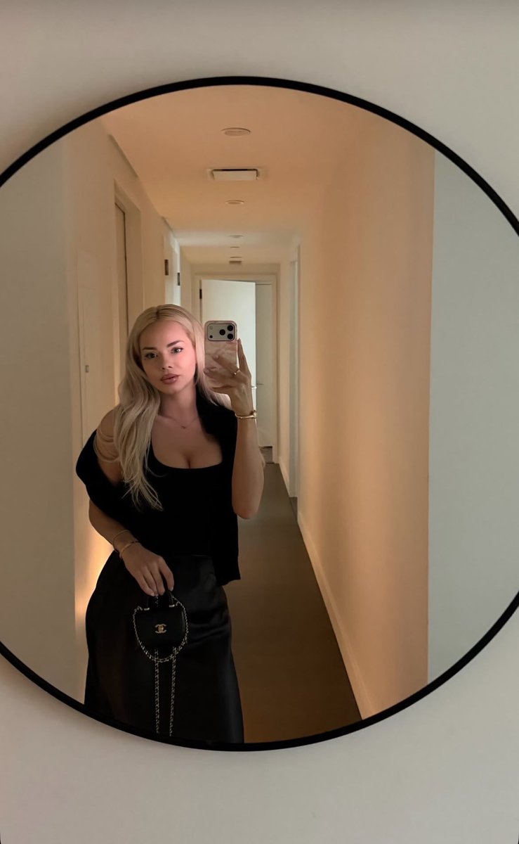 chastity1d's tweet photo. Can you rate me up to 1/10 and drop the emoji of the rate also https://t.co/G2n0vXVRgp