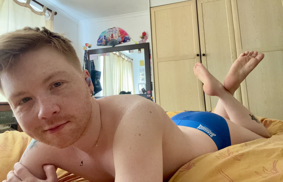 Red7days's tweet photo. Lazy sunday 😴😘😏 https://t.co/tMLiJzddxA