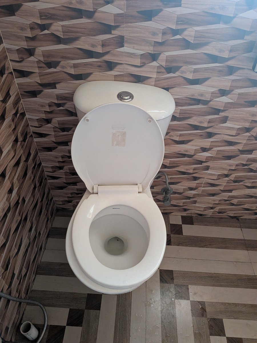 kroyscientific's tweet photo. @zomato @zomatocare 
Order #8438348995

Facing immense diarrhea after ordering from Azad Hind Dhaba, Hindustan Park.
Got no assistance from chat support, kindly help us with a refund.  Spending all day in bathroom now. https://t.co/0d130OixjE