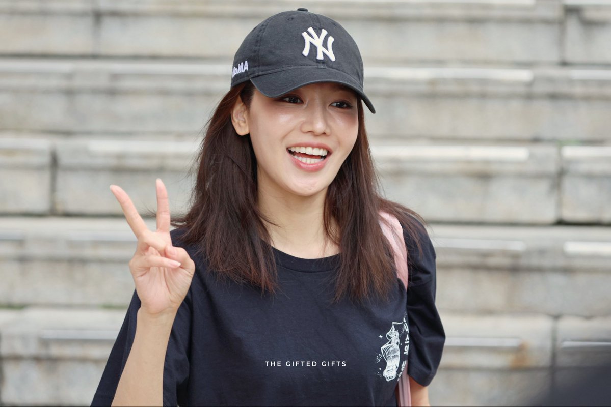 TheGiftedGifts's tweet photo. 260809 Sooyoung ✌️😬 https://t.co/ubAT4LinmV