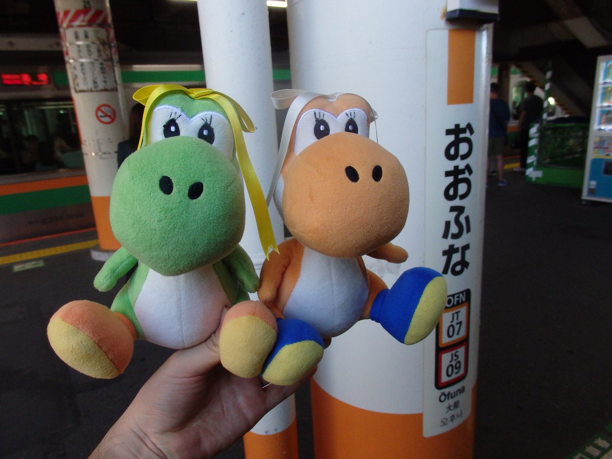 minaddy_kong's tweet photo. 大船で違う電車に乗り換え
ミカンとメロンの２ショット🦖🦖 https://t.co/lBA4MOjPj1