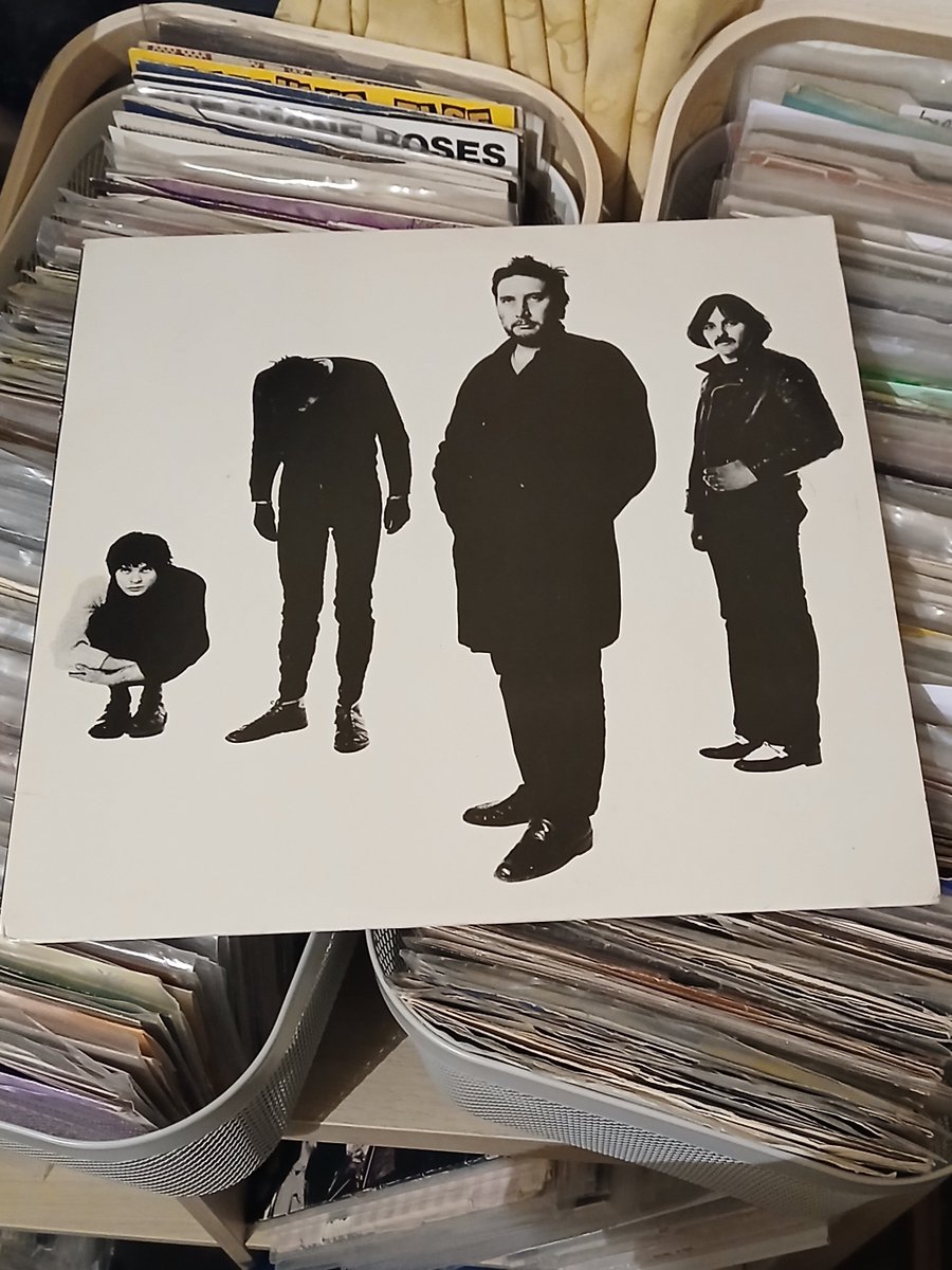 clairywairy88's tweet photo. "I can sign for 1, 2 or 3 or 4, get three weeks off in a year or more, save up and get my very own SLR, cos i can, drive, drive, my very own tank, yes i can." #Tank (1978) #BlackAndWhite #TheStranglers π€ #HughCornwell #JJBurnel #DaveGreenfield #JetBlack Happy #StrangledSunday π€ https://t.co/owDTatXhbr