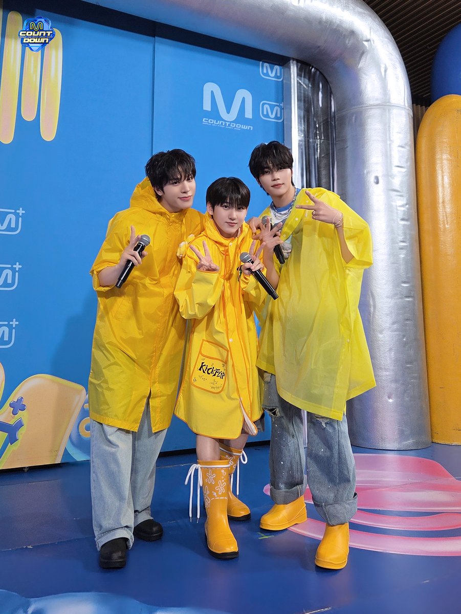 MnetMcountdown's tweet photo. #MCOUNTDOWN #엠카운트다운
#소정환 #TREASURE #박건욱 #ZEROBASEONE #계훈 #KickFlip https://t.co/ijkQLY3Glz