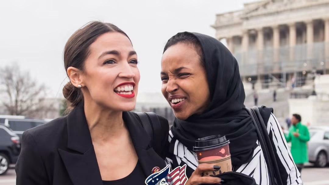 itsrosesm's tweet photo. In 1954, Eisenhower signed the COMMUNIST CONTROL ACT outlawing the Communist Party in America...
Is it time to enforce it? https://t.co/u5kQQfYH5p