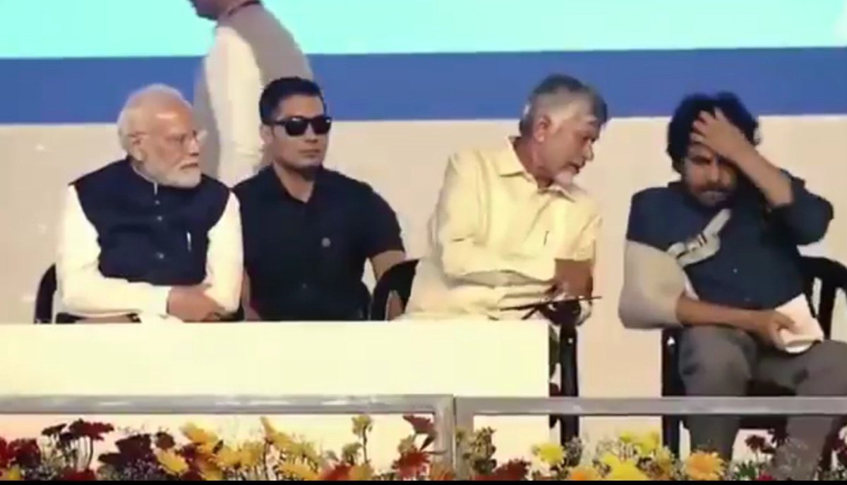 YuvaSena_1's tweet photo. 3 Time's PM &amp; 4 Time's CM Just watching &amp; Caring For Him ..!

Is this not a success He wants To Prove To Became CM Or things..?

Even He loose In MLA election also His Aura Remains same 💥

పదవులు మీకు అలంకారం అవసరం పవన్ కళ్యాణ్ గారికి కాదు..!

@PawanKalyan https://t.co/yEGKYAl0RX