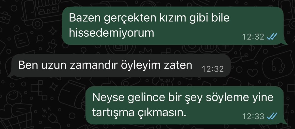 haberGBT's tweet photo. Annesi ile babasının kendi hakkındaki konuşmalarını okuyan kız, hayatının şokunu yaşadı:

🔺 “Ben artık eve gelmediğinde daha huzurlu hissediyorum.”

🔺 “Geçen eski fotoğraflarına baktım. Küçükken peşimden ayrılmazdı. Şimdi aynı evde yabancı gibiyiz.”

🔺 “Bazen gerçekten kızım gibi bile hissedemiyorum.”

🔺 “Ben uzun zamandır öyleyim zaten.”