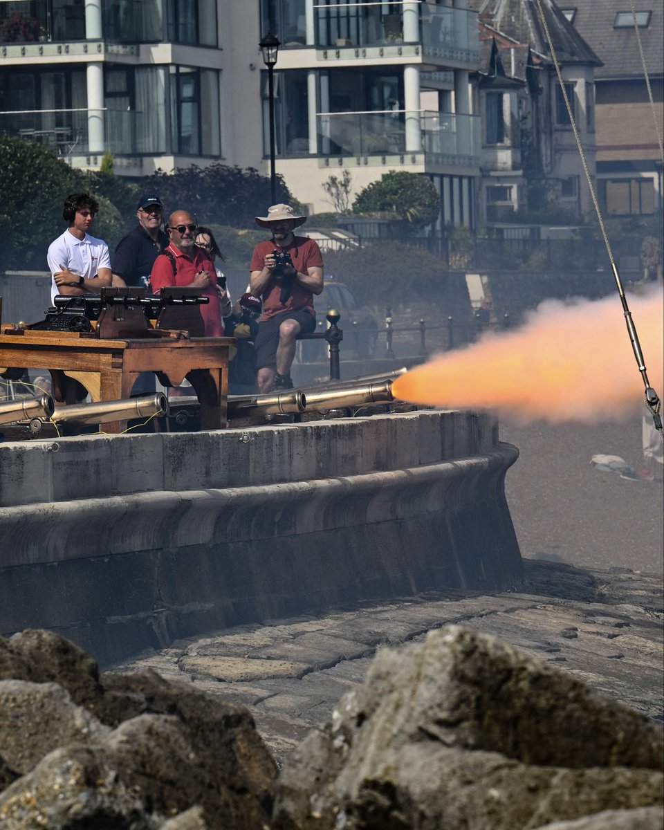 RoyalFamily's tweet photo. ⛵️This week, The Princess Royal joined sailors and spectators on the Isle of Wight to celebrate the 200th anniversary of Cowes Week.

Founded in 1826, the event in Cowes attracts over 60,000 visitors and more than 5,000 sailors across hundreds of yachts, each year. 

💥 Her Royal Highness kicked off the regatta by firing the cannon which sends the first fleet into the Solent.

The Princess - who is Admiral of the Royal Yacht Squadron, Patron of the Island Sailing Club, and Patron of UKSA - saw how the regatta is run for the thousands of competitors across more than 40 classes. 

Her Royal Highness also took to the Solent herself, sailing out to watch the races first hand. 🌊