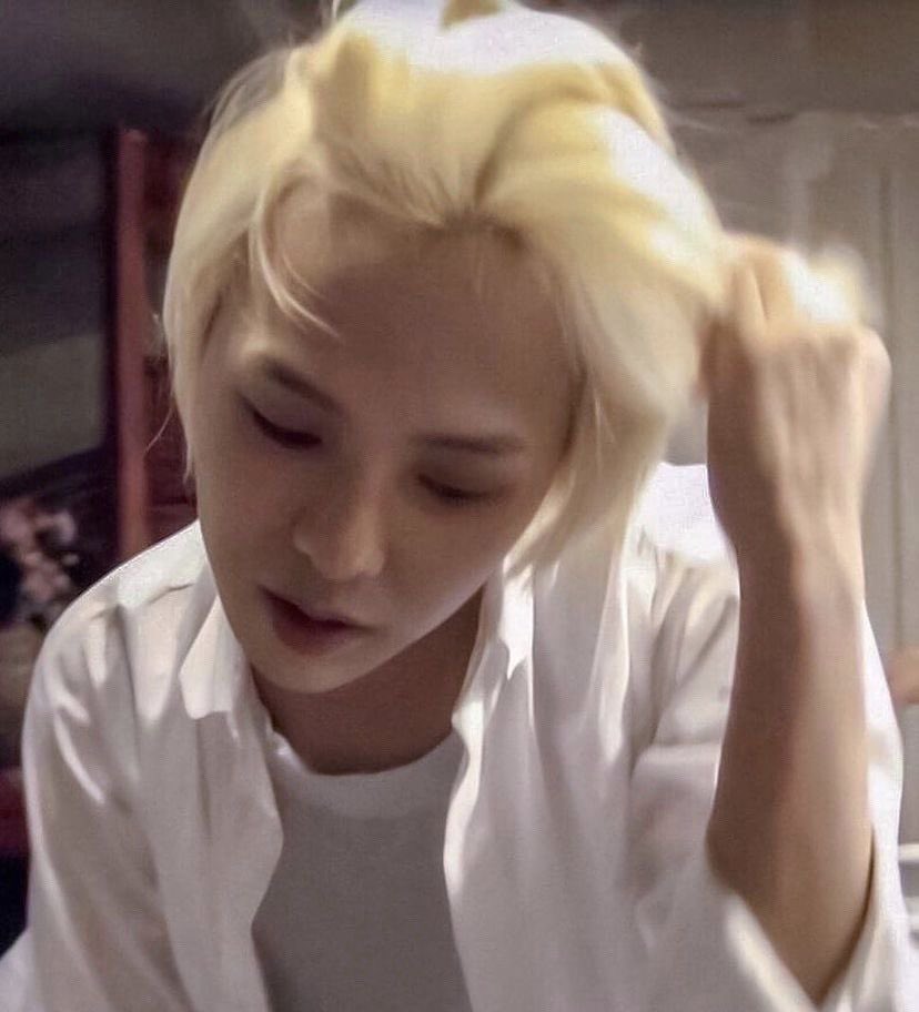 jiyongying's tweet photo. heartbreaker jiyong really is back😭😭 https://t.co/EBiNmrFvG9