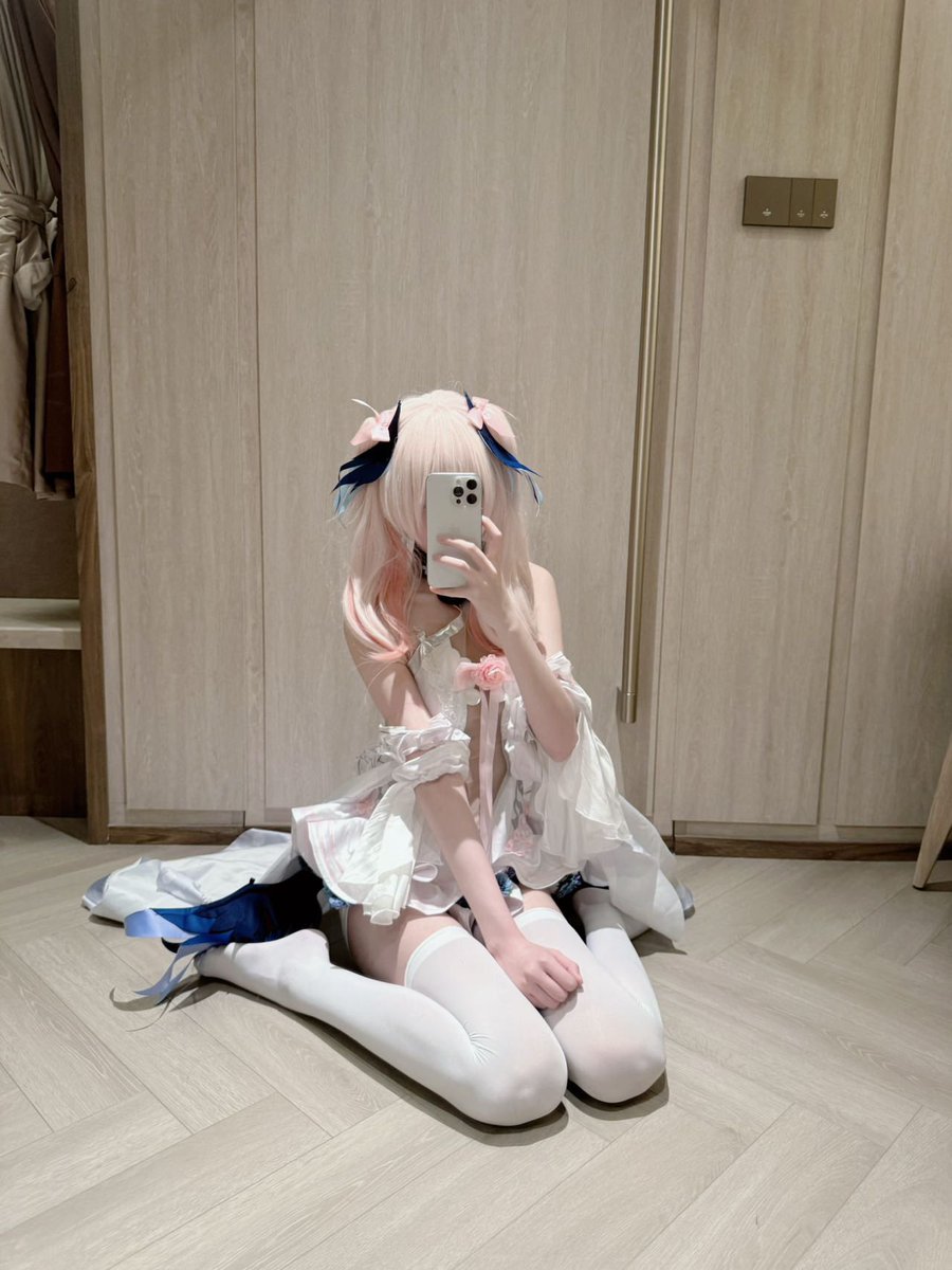 qingsui98's tweet photo. #上海cos
口袋里剩的最后一颗糖，刚好听见你说想吃甜的，这就是今天开心的事

https://t.co/NiSn53KjCO https://t.co/kiobxRYOC5