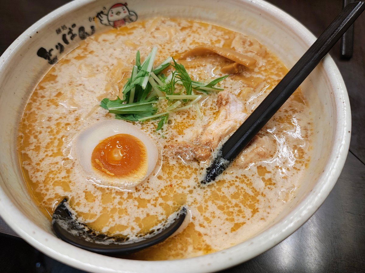 croovered461's tweet photo. 前にXに流れてきたラーメン屋へ
外人しかいなくて「やっちまったか…?」って思ったけどしっかりと味噌と豚骨の味がして汗かいて疲れた体には染みる
前行った別の札幌のクソラーメン屋より100倍良かった https://t.co/vVXHhibDKi