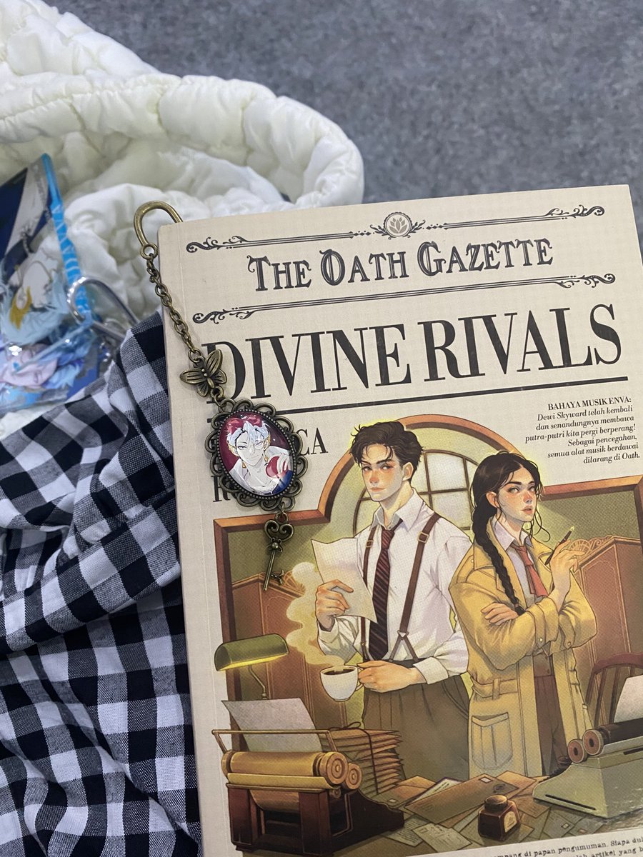 fireofangeI's tweet photo. Silent reading hari ini! ❤️ https://t.co/wiU1ZDsKX1