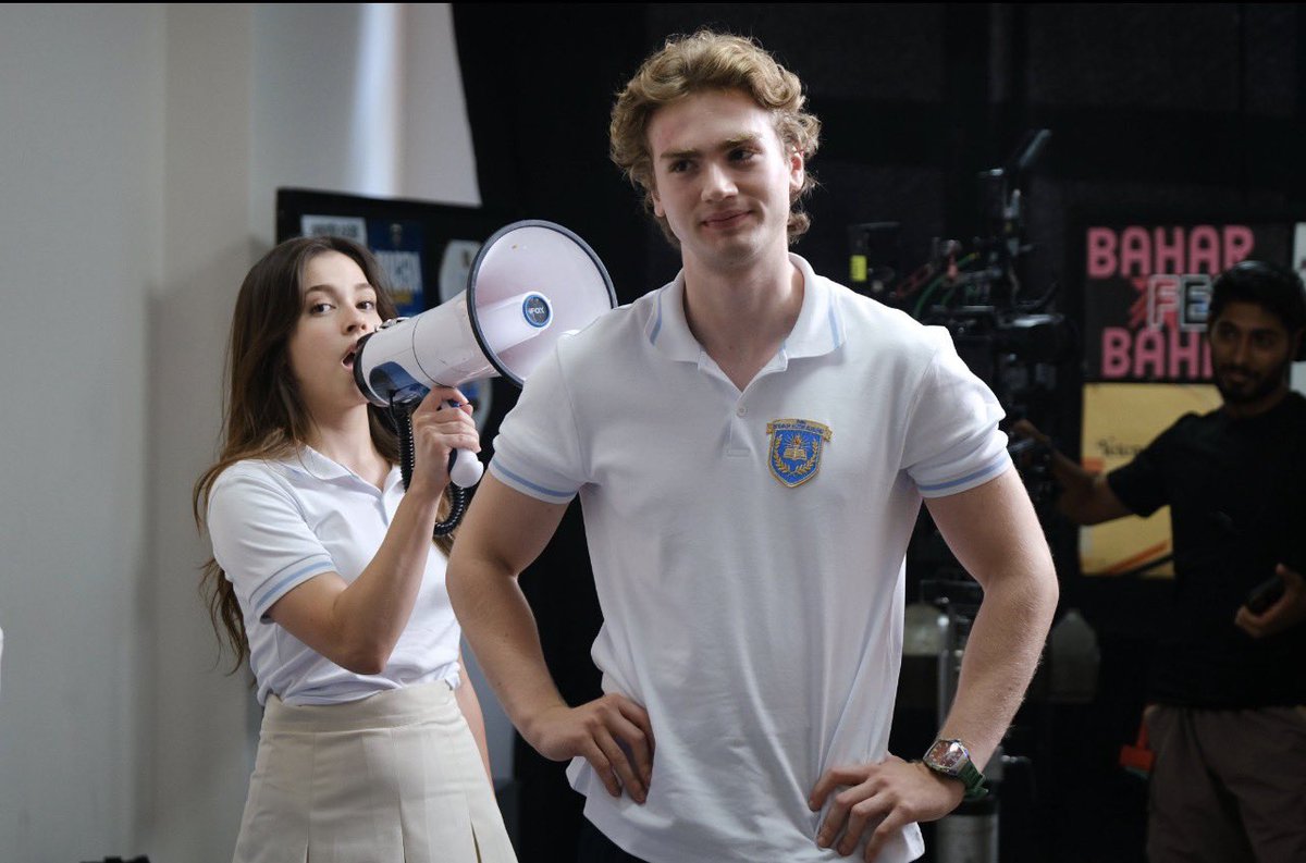 Asli2ez's tweet photo. Hocamm #athel https://t.co/RGSiRmSoP5