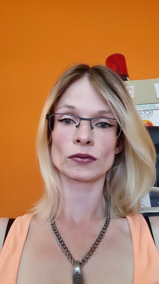 Lady_Lilith_D's tweet photo. Du weist nichts mit dir anzufangen  !? Dann knie nieder und beweise dich! Zeig das du würdig bist!

#FinDom #Goddess #PayPig #Revolut #Knien #FemDom #Geldherrin #Money #Zahlsklave https://t.co/JVkE37PIRH