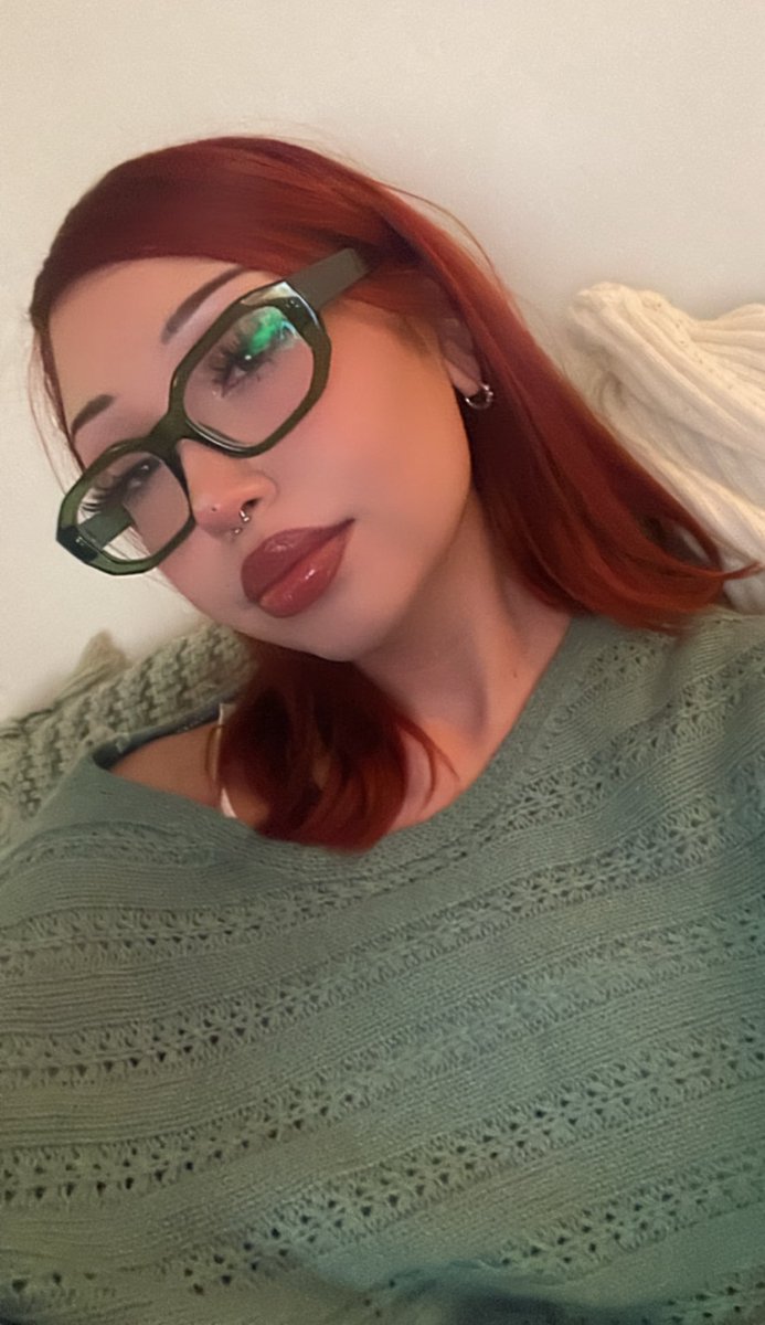 MrsLucy39's tweet photo. Come and fuck me please 👅 https://t.co/Az9vyF6Ll8