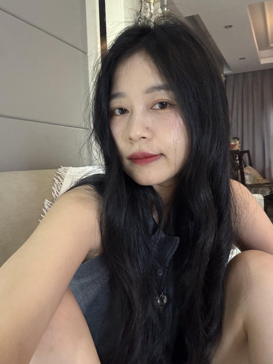 mathtvin's tweet photo. 30➕的小姨还有男孩子喜欢嘛 https://t.co/ozIDVFq3FF