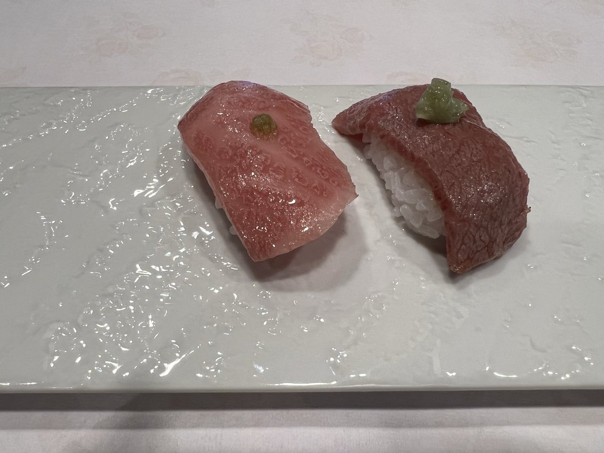 greentea_2015's tweet photo. 本日のランチ。久しぶりに肉料理堪能してきました。まだまだ脂っこいのいけるぜ！ https://t.co/Tr4c6N3ljw