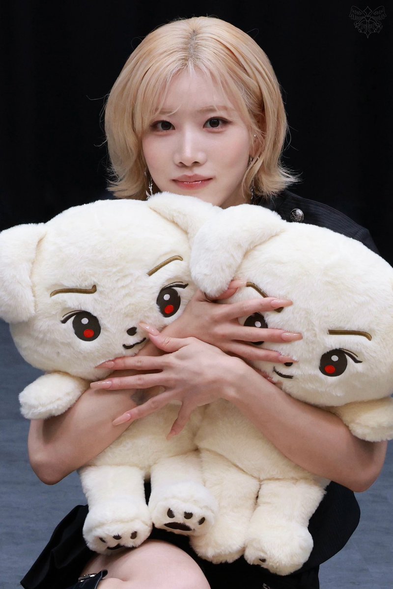 SaltieQQ's tweet photo. 260809
#김립 #KimLip
#아르테미스 #ARTMS https://t.co/7qhH5xDgHV