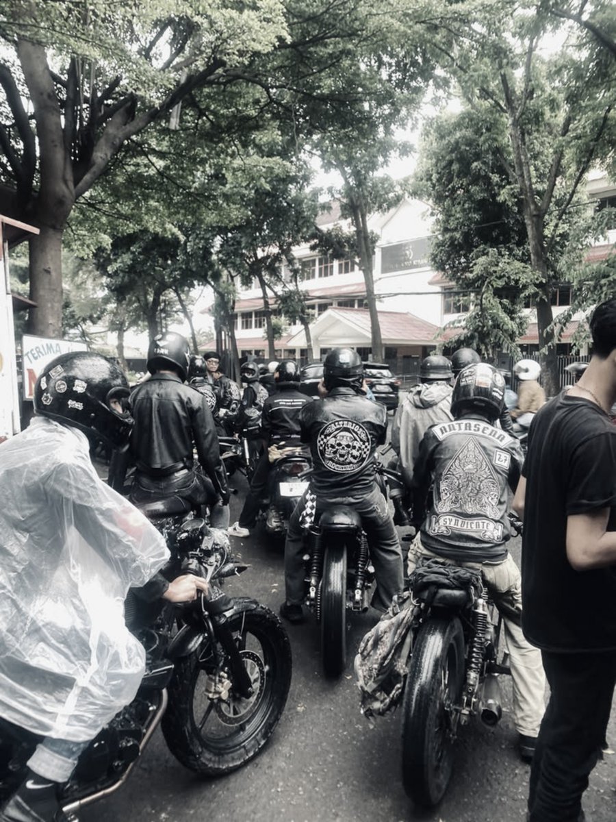celinyufanedc's tweet photo. JAMES TEKNIK PANGLIMA TEMPUR BENAR ADANYA 😭🖤🏴‍☠️ https://t.co/fBNgMfSMkY