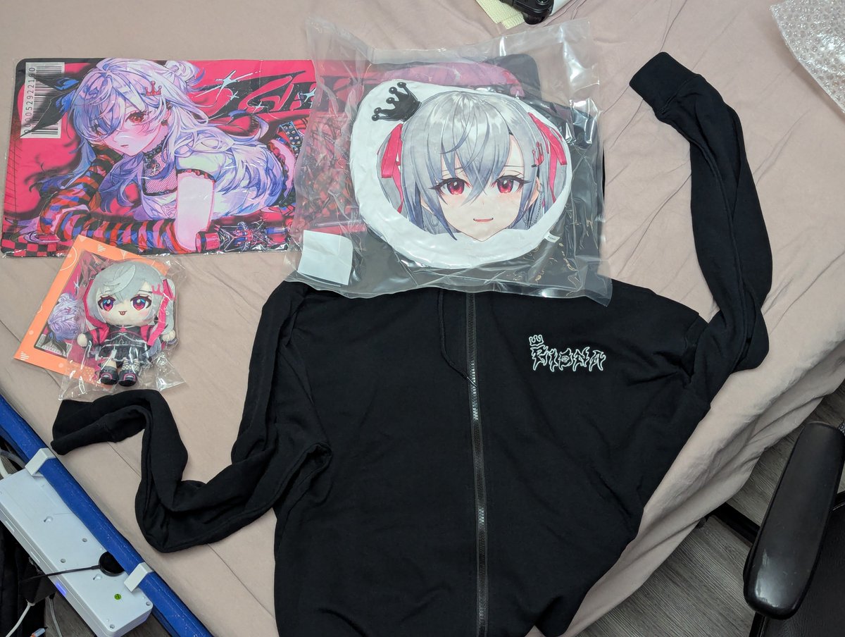 benabcdef's tweet photo. リオナのグッズ届いた！#響咲連合 https://t.co/zK4MgGFdAP