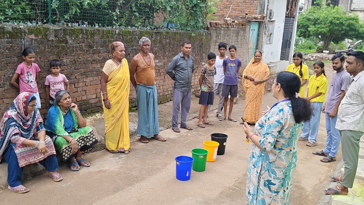 swachhkatni's tweet photo. ULB NAME- KATNI MURWARA
ULB CODE- 802351
♻️ स्वच्छ सर्वेक्षण 2025-26 के अंतर्गत वार्ड क्र. 18 रोशन नगर में नगर पालिक निगम, कटनी की IEC टीम एवं स्वच्छता ब्रांड एंबेसडर श्रीमती निशा तिवारी जी द्वारा 4-भागों में कचरा पृथक्करण जागरूकता अभियान चलाया गया।
नागरिकों को गीला, सूखा, https://t.co/6V1vnaySfg