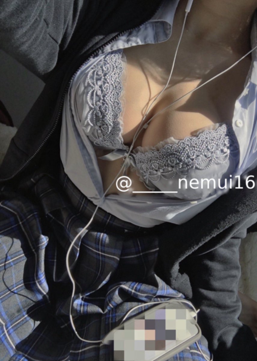 ________nemui16's tweet photo. 何歳でしょう？ https://t.co/7yXk3nImhT