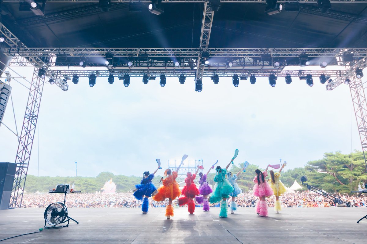 CUTIE_STREET_'s tweet photo. 【LIVE Photo】#LuckyFes🌻✨

💛古澤里紗❤️佐野愛花 
💚板倉可奈💙増田彩乃 
🧡川本笑瑠🩵梅田みゆ 
💜真鍋凪咲🩷桜庭遥花

▼全国アリーナツアー受付最終日🔥
https://t.co/qWpk6sQ4hn

8/9(日)
『LuckyFes’26』
📍国営ひたち海浜公園

#CUTIESTREET #きゅーすと

Photo by @yoshimoriyuna https://t.co/ZG5uQNZmCC